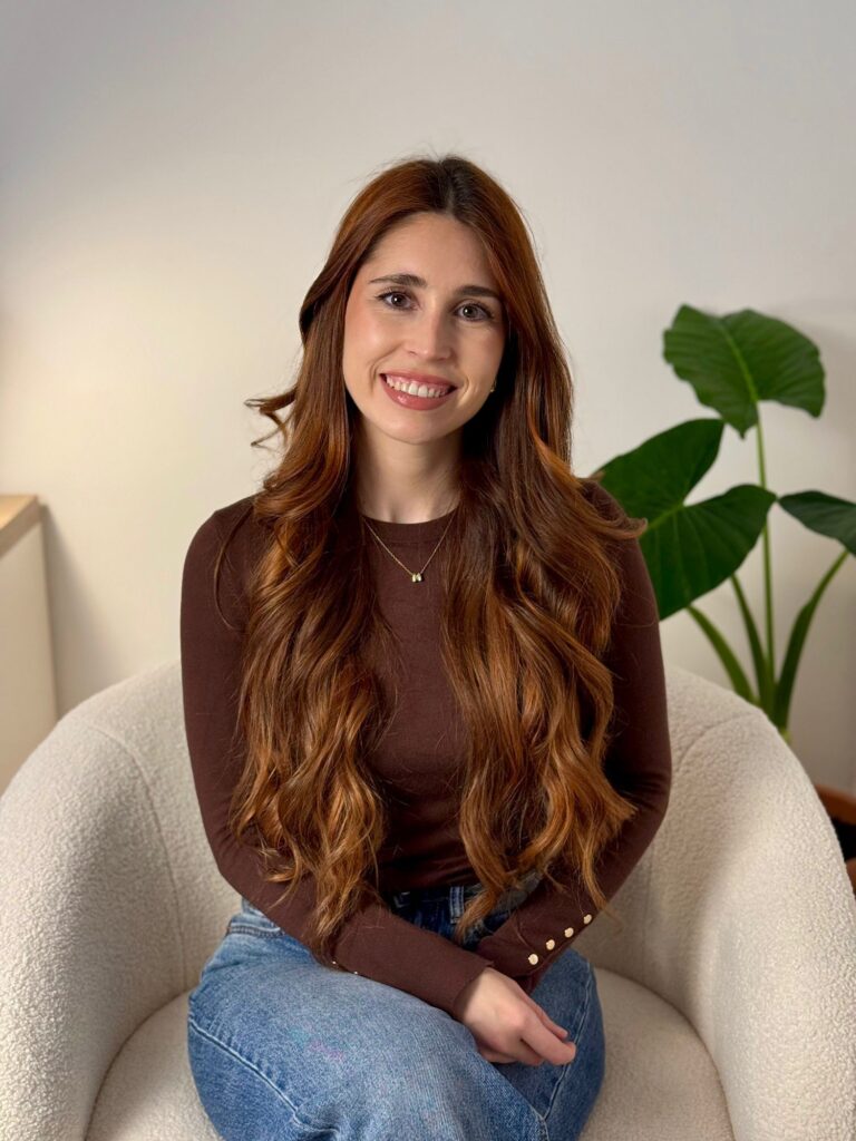 Equipo · Sanar y Crecer. Psicología · Psicóloga Abigail García, graduada en Psicología por la Universidad Complutense de Madrid, cursando el itinerario específico de Psicología Clínica.